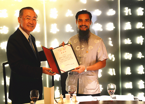 莫少锋参与肇庆市端砚协会和肇庆市博物馆到台湾宣传推广端砚文化